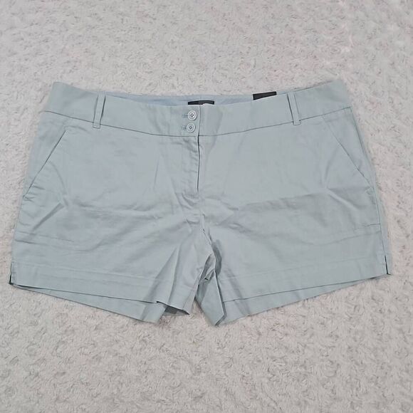 The limited women's size14 light blue, easy short chino short 4' inseam NWT - Picture 1 of 5